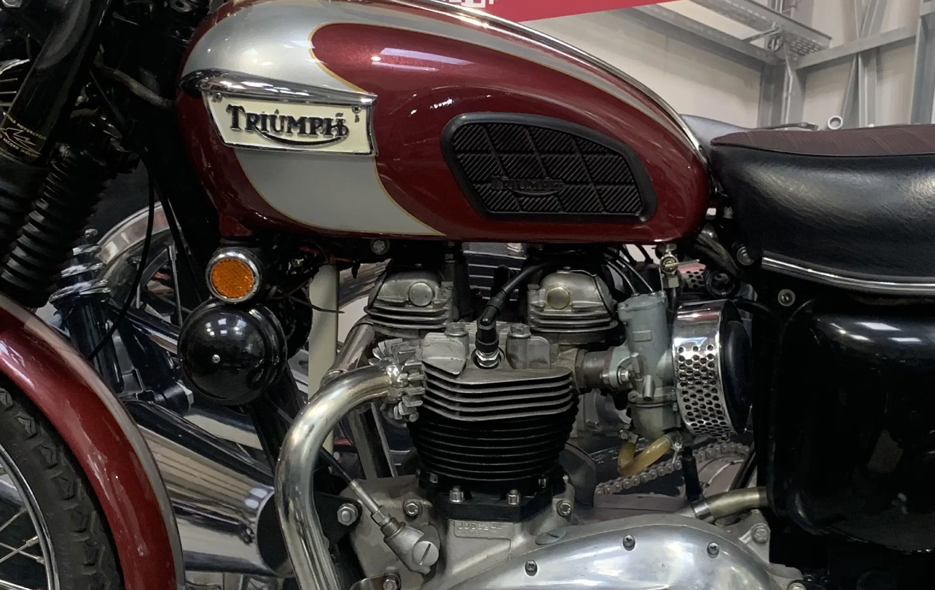 Triumph T120 R