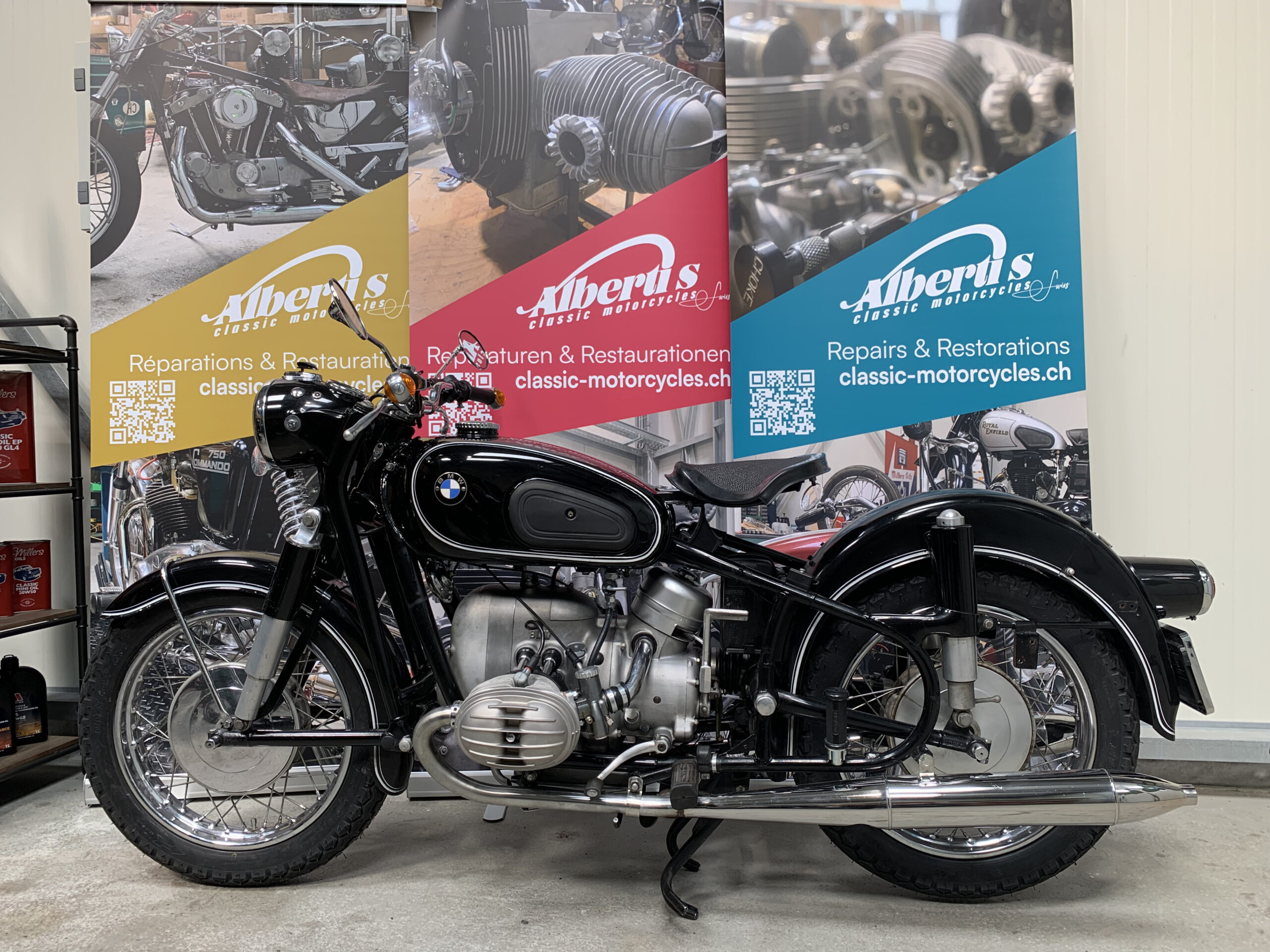BMW R60/2 restauriert, in original Farben.